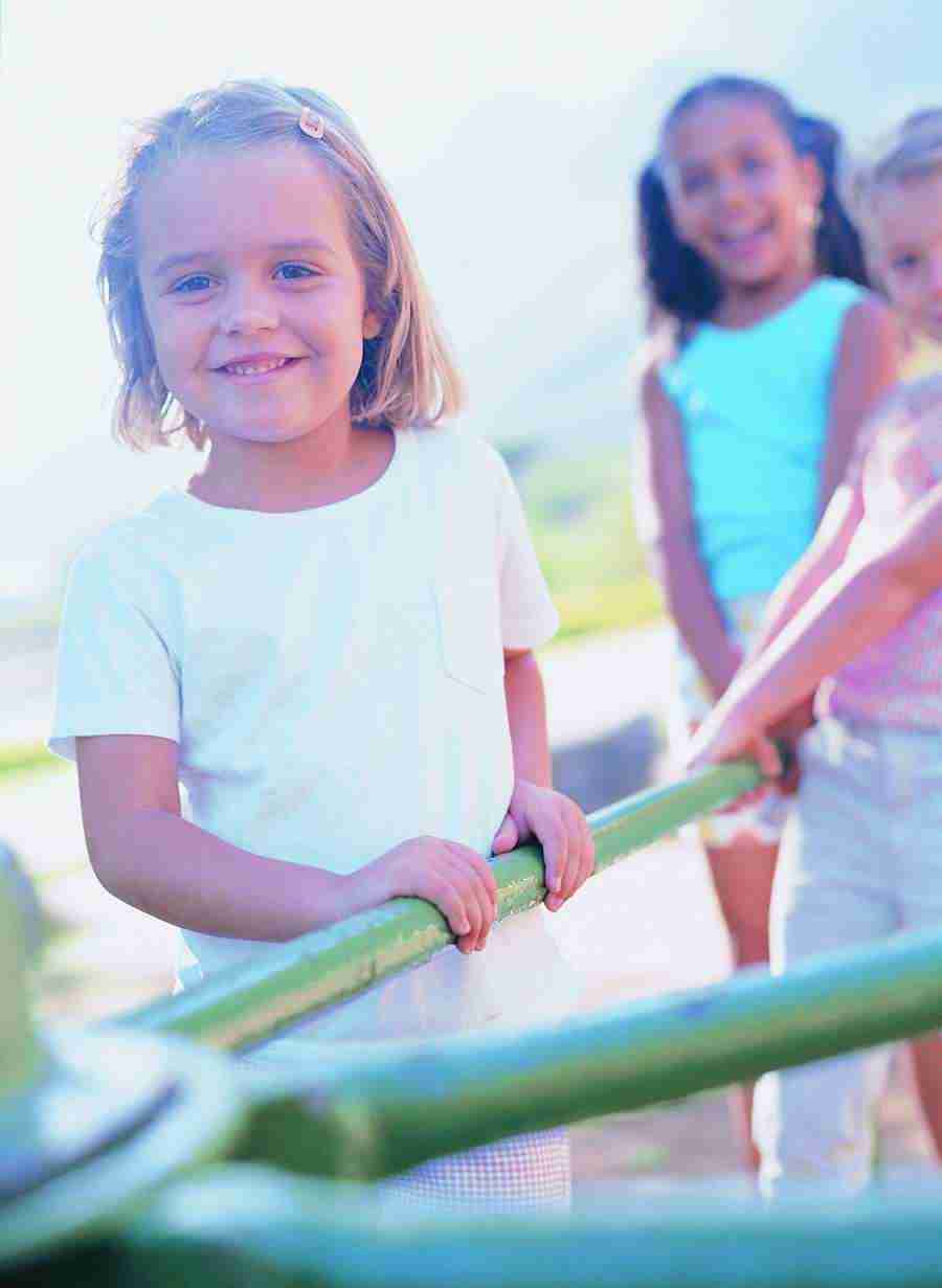 European Childsplay - Digital Vision ></a>
<script language=JavaScript> 
  var txt = 