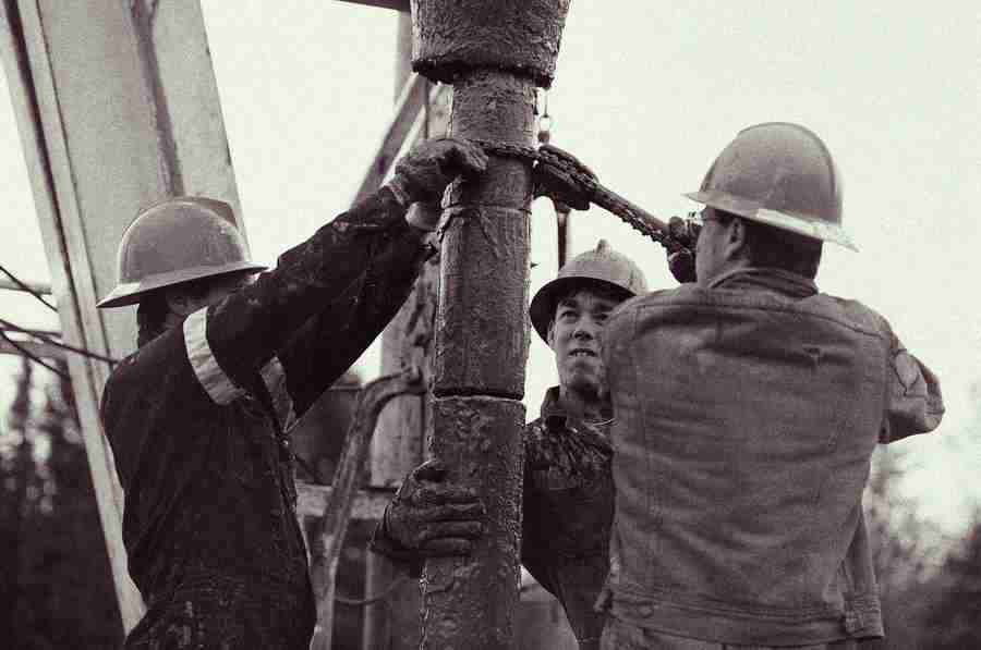 Industry in Action - Digital Vision ></a>
<script language=JavaScript> 
  var txt = 