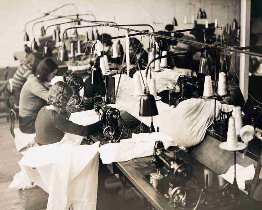 Industry in Action - Digital Vision ></a>
<script language=JavaScript> 
  var txt = 