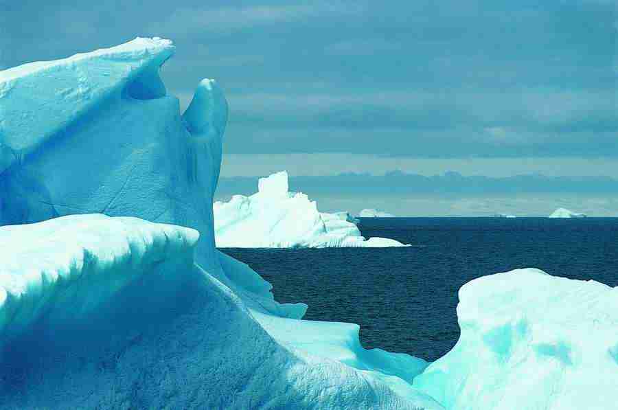 Ice Kingdom - Digital Vision ></a>
<script language=JavaScript> 
  var txt = 