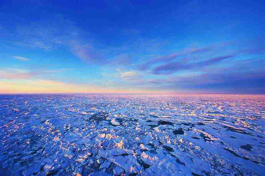 Ice Kingdom - Digital Vision ></a>
<script language=JavaScript> 
  var txt = 