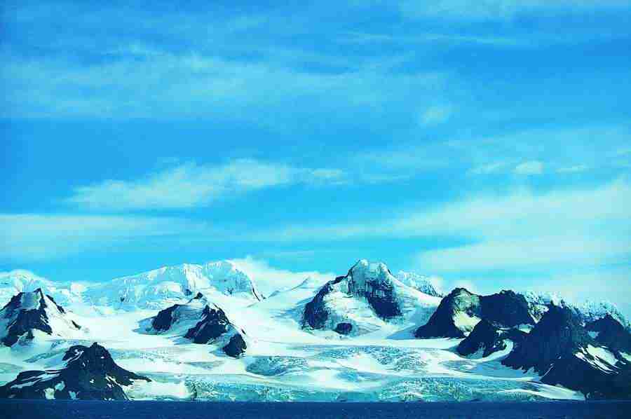 Ice Kingdom - Digital Vision ></a>
<script language=JavaScript> 
  var txt = 