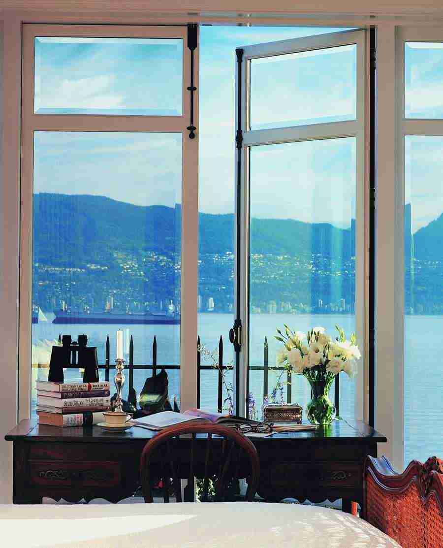 Living Space - Digital Vision ></a>
<script language=JavaScript> 
  var txt = 