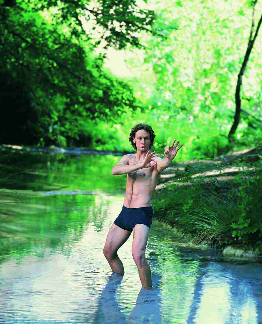 Movers and Shakers - Digital Vision ></a>
<script language=JavaScript> 
  var txt = 