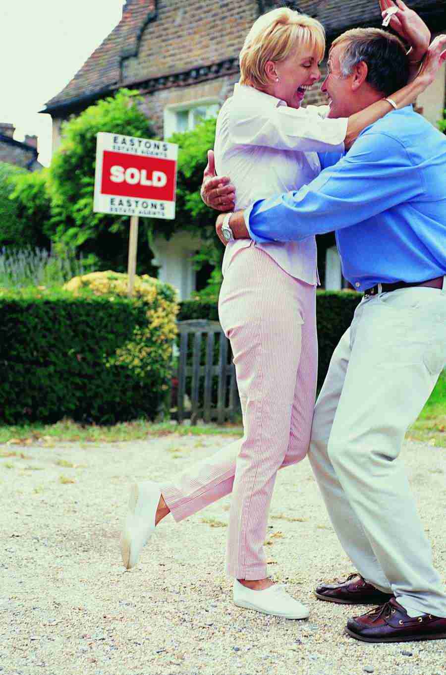 Moving In - Digital Vision ></a>
<script language=JavaScript> 
  var txt = 