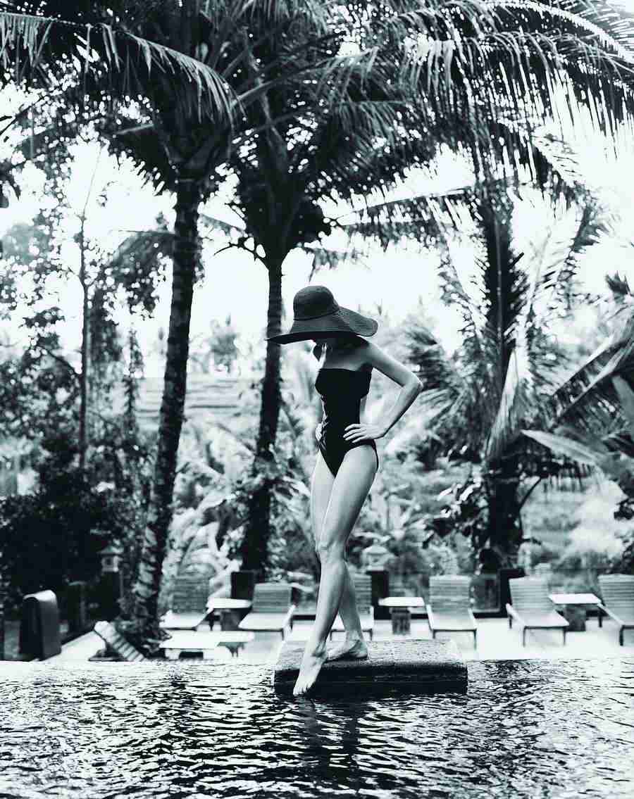 Tropical Retreat - Digital Vision ></a>
<script language=JavaScript> 
  var txt = 