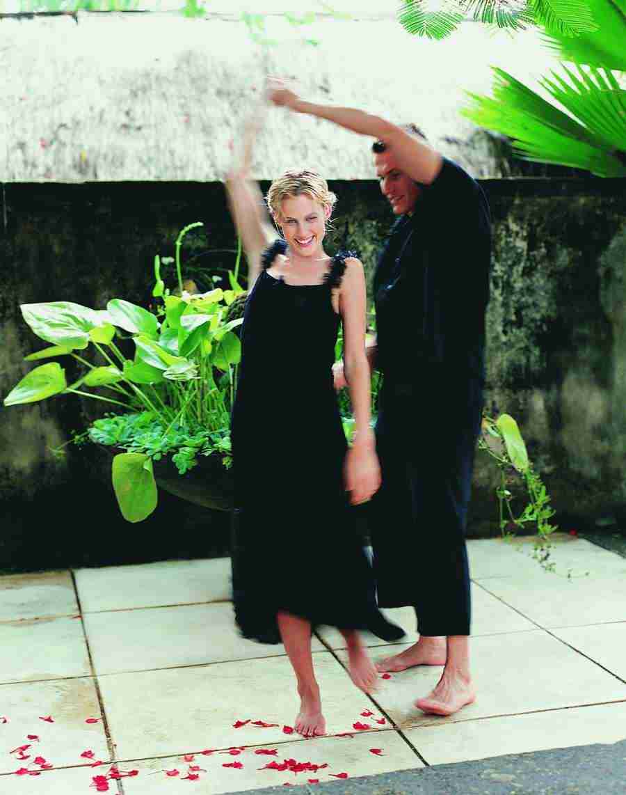 Tropical Retreat - Digital Vision ></a>
<script language=JavaScript> 
  var txt = 