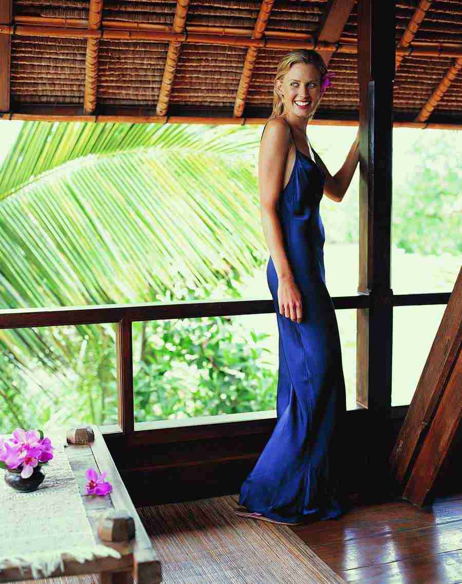 Tropical Retreat - Digital Vision ></a>
<script language=JavaScript> 
  var txt = 