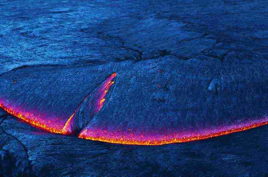 Volcanoes - Digital Vision ></a>
<script language=JavaScript> 
  var txt = 