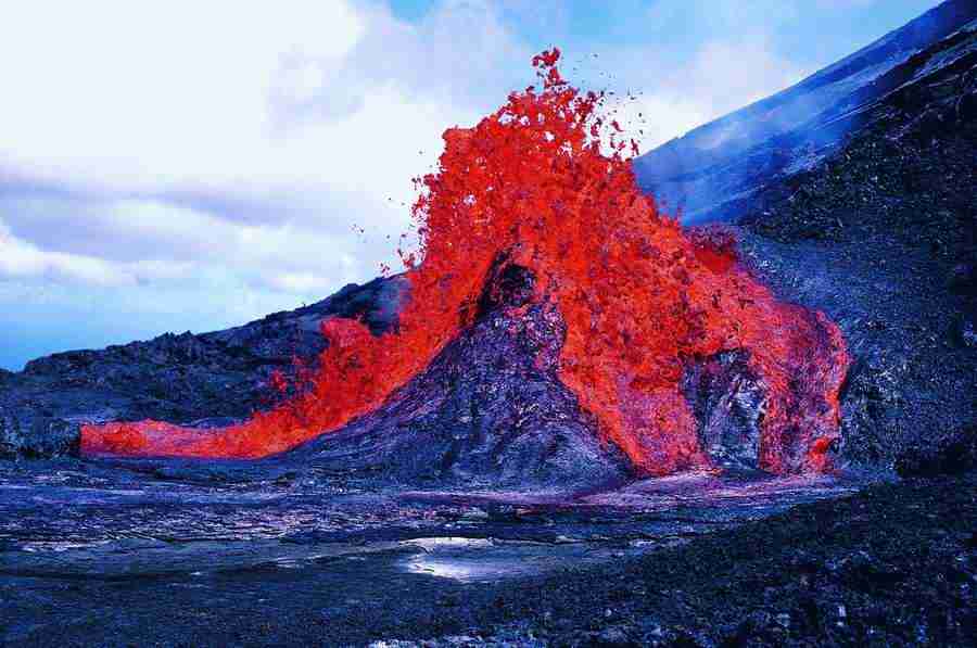 Volcanoes - Digital Vision ></a>
<script language=JavaScript> 
  var txt = 
