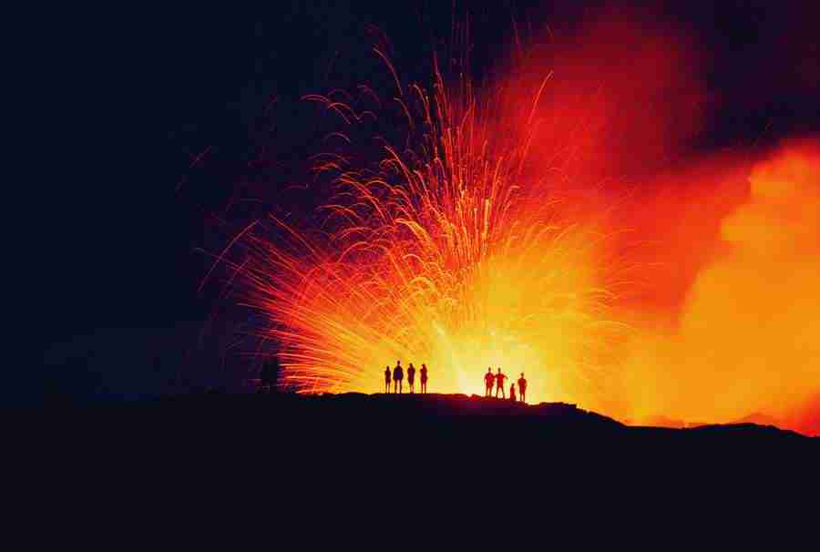 Volcanoes - Digital Vision ></a>
<script language=JavaScript> 
  var txt = 
