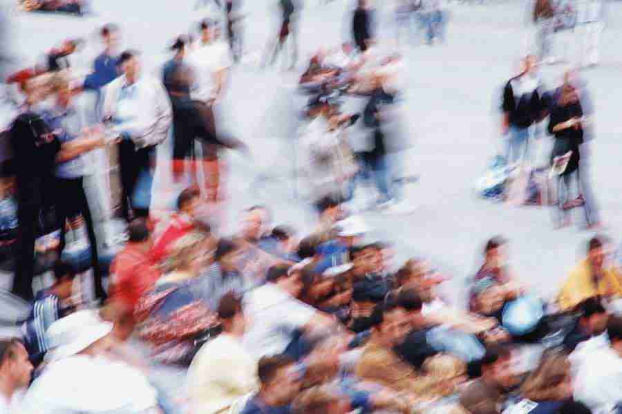 Crowd In Paris - GoodShoot  ></a>
<script language=JavaScript> 
  var txt = 