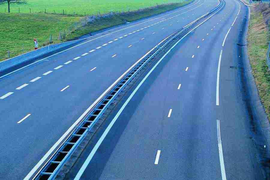 Industry and Traffic - GoodShoot  ></a>
<script language=JavaScript> 
  var txt = 