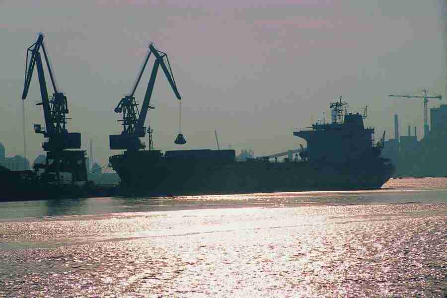 Industry and Traffic - GoodShoot  ></a>
<script language=JavaScript> 
  var txt = 