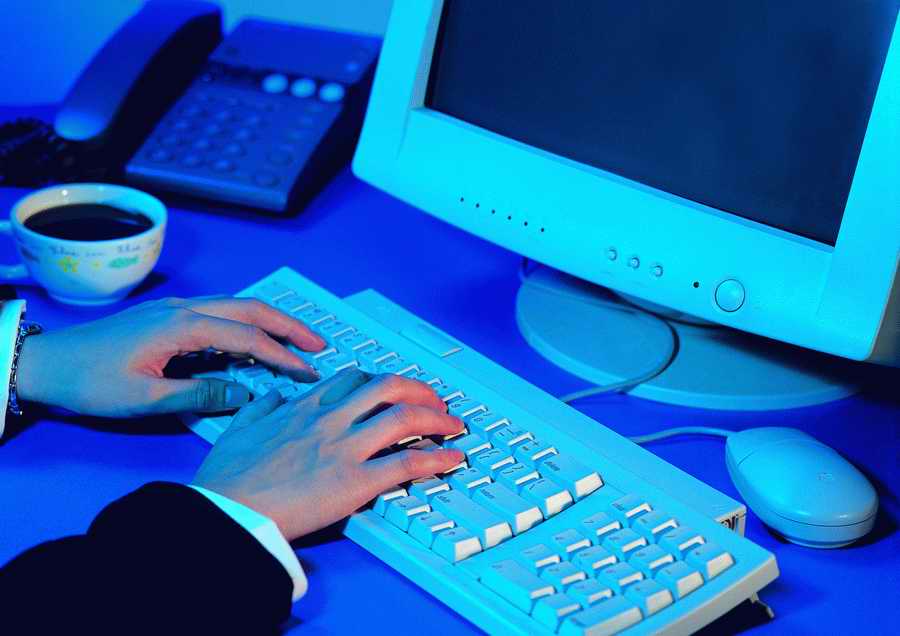 Hands at Work - ImageDJ ></a>
<script language=JavaScript> 
  var txt = 