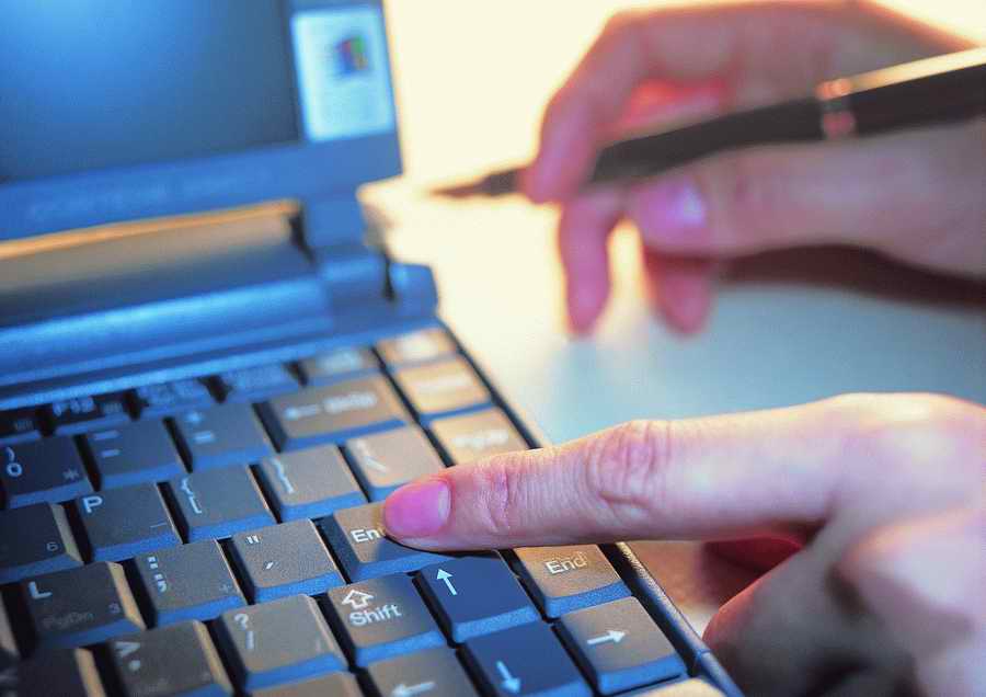 Hands at Work - ImageDJ ></a>
<script language=JavaScript> 
  var txt = 