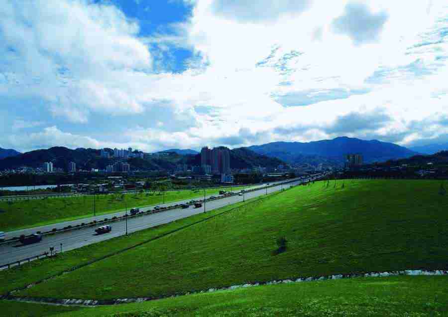 Roadways and Bridges - ImageDJ ></a>
<script language=JavaScript> 
  var txt = 