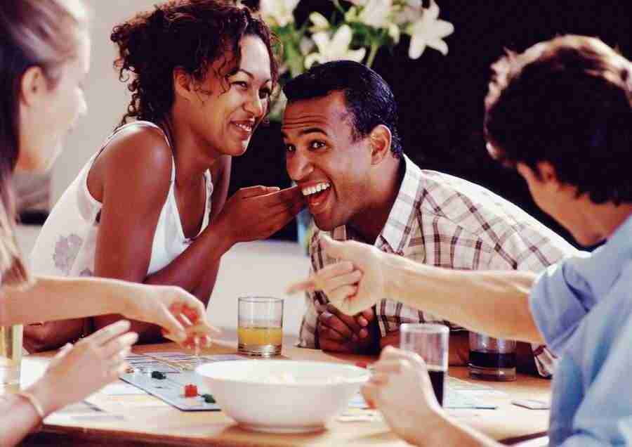 Young couples and groups - Image100 ></a>
<script language=JavaScript> 
  var txt = 