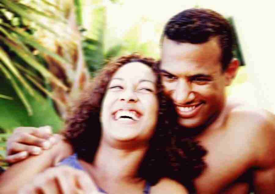 Young couples and groups - Image100 ></a>
<script language=JavaScript> 
  var txt = 