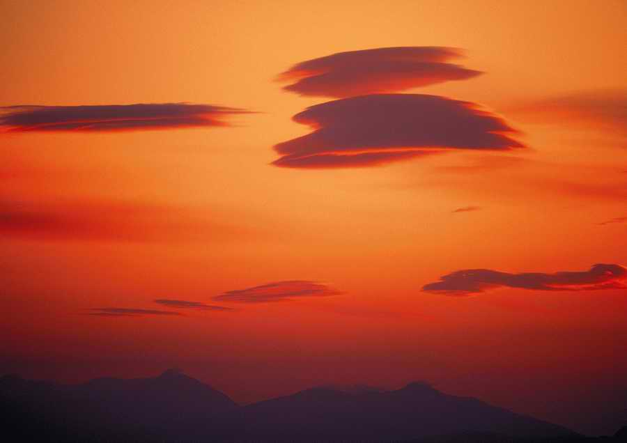 Green World and Sky - KPG Gold ></a>
<script language=JavaScript> 
  var txt = 