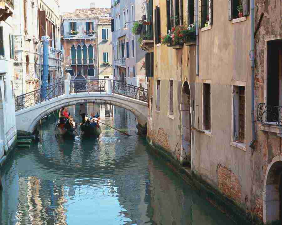 A Trip to Italy - Mixa Image Library ></a>
<script language=JavaScript> 
  var txt = 