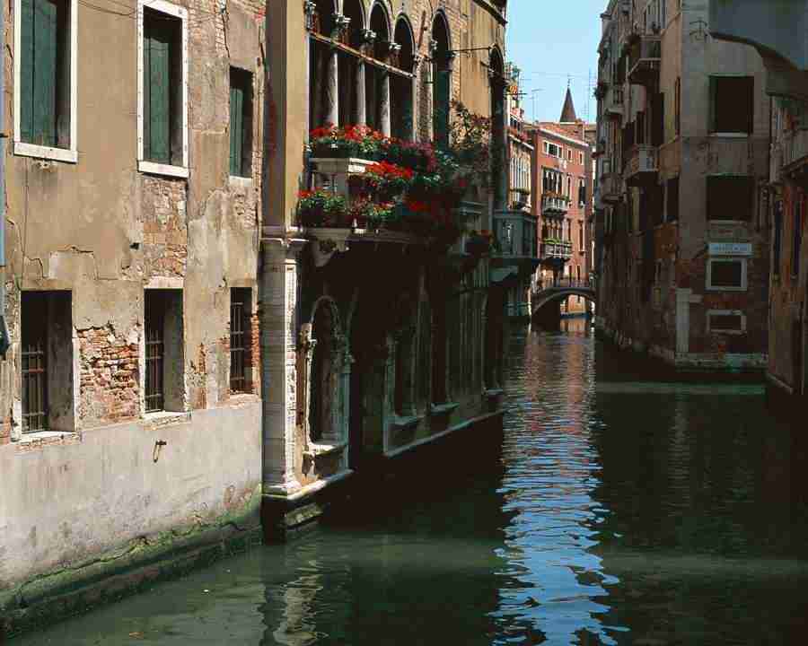 A Trip to Italy - Mixa Image Library ></a>
<script language=JavaScript> 
  var txt = 
