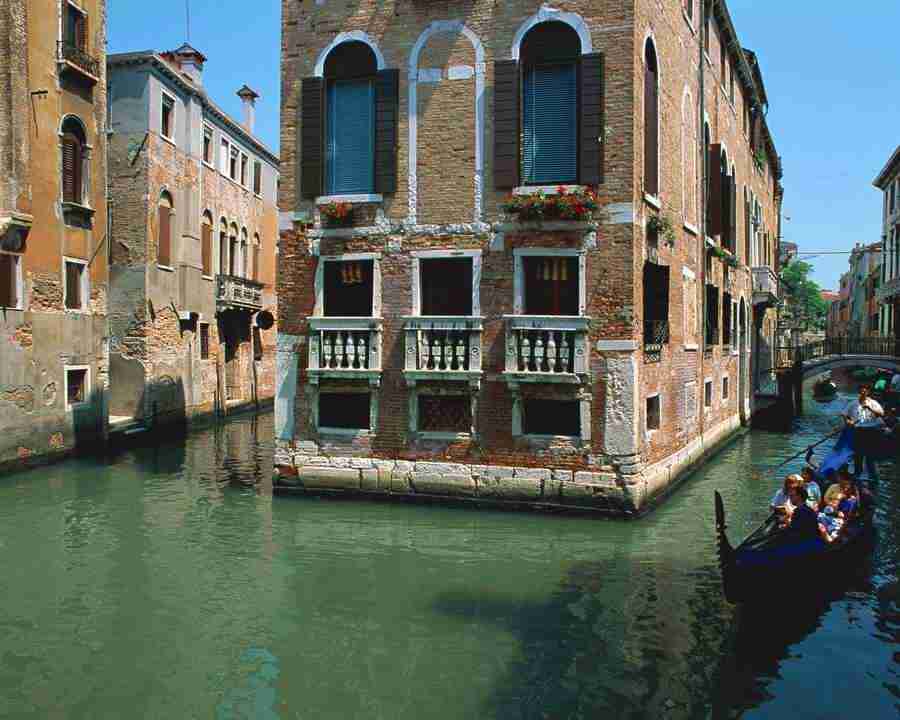 A Trip to Italy - Mixa Image Library ></a>
<script language=JavaScript> 
  var txt = 