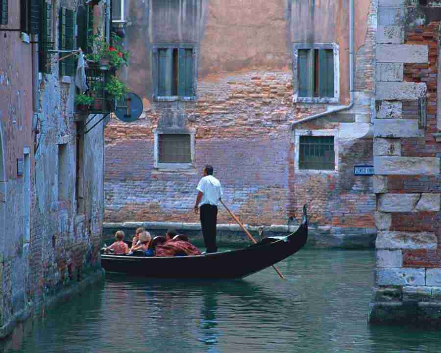 A Trip to Italy - Mixa Image Library ></a>
<script language=JavaScript> 
  var txt = 