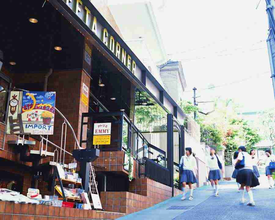 Osaka and Kobe - Mixa Image Library ></a>
<script language=JavaScript> 
  var txt = 