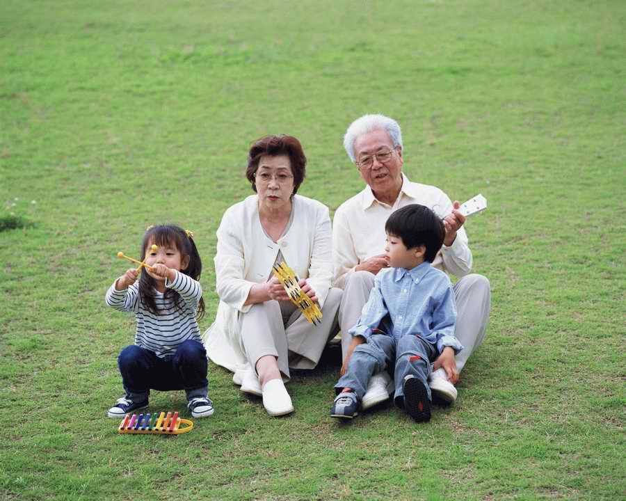 Three Generations - Mixa Image Library ></a>
<script language=JavaScript> 
  var txt = 