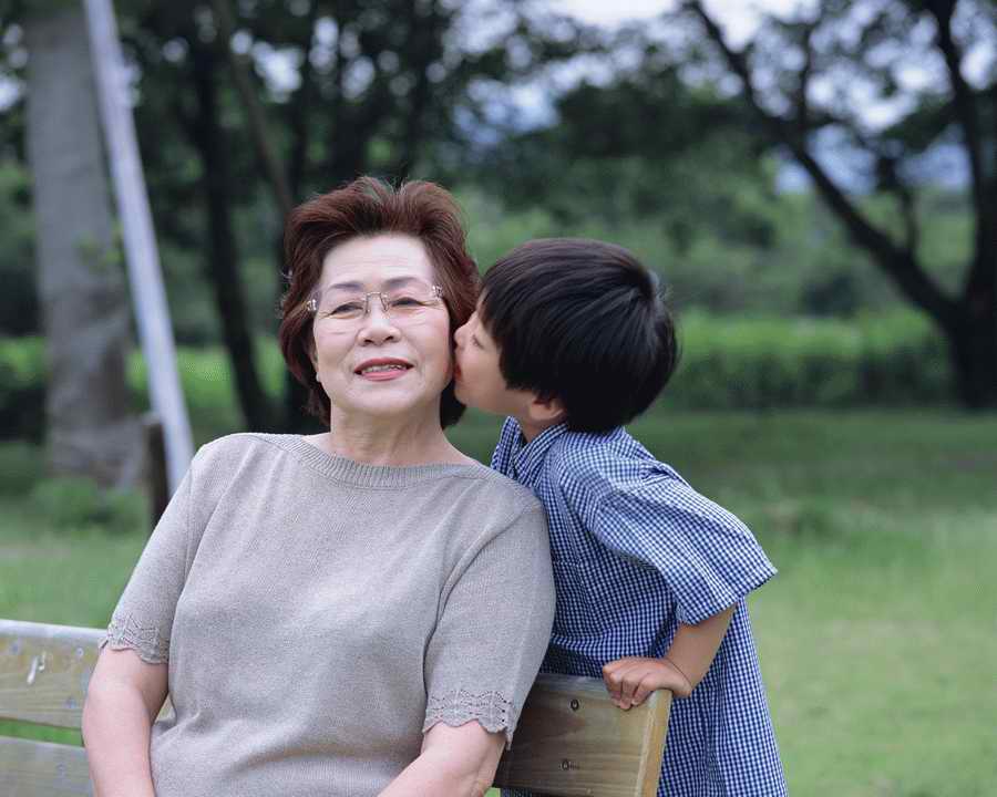 Three Generations - Mixa Image Library ></a>
<script language=JavaScript> 
  var txt = 