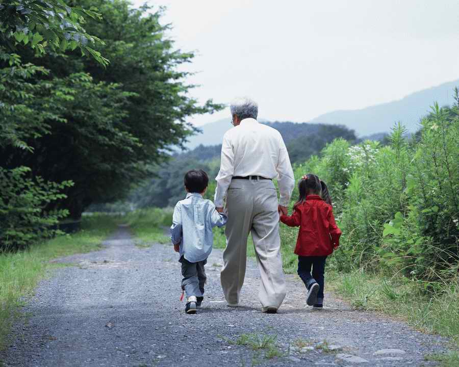 Three Generations - Mixa Image Library ></a>
<script language=JavaScript> 
  var txt = 