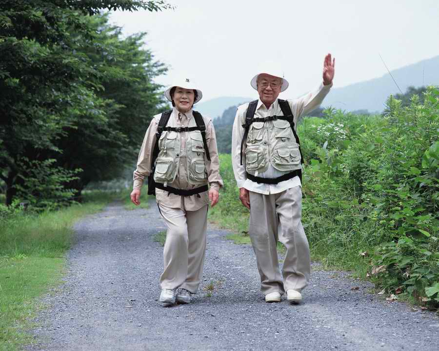 Three Generations - Mixa Image Library ></a>
<script language=JavaScript> 
  var txt = 