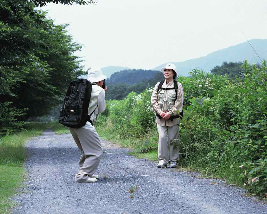 Three Generations - Mixa Image Library ></a>
<script language=JavaScript> 
  var txt = 