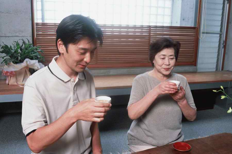 Three Generations - Mixa Image Library ></a>
<script language=JavaScript> 
  var txt = 