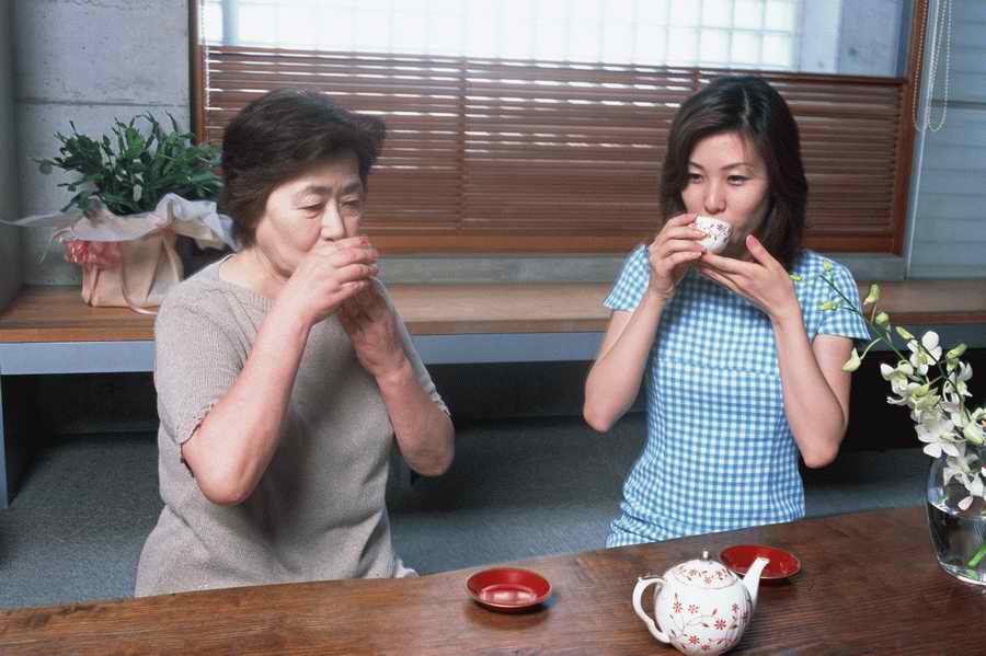 Three Generations - Mixa Image Library ></a>
<script language=JavaScript> 
  var txt = 