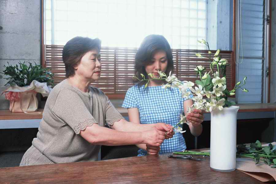 Three Generations - Mixa Image Library ></a>
<script language=JavaScript> 
  var txt = 