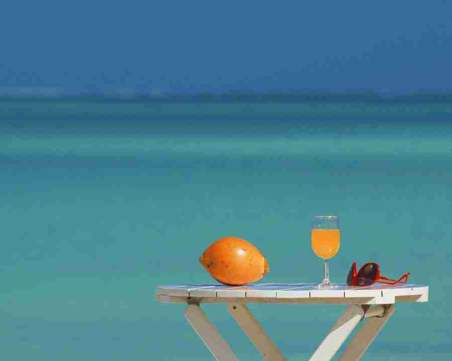 Tropical Vacation - Mixa Image Library ></a>
<script language=JavaScript> 
  var txt = 