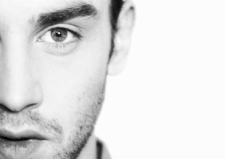 Fragment Faces - PhotoAlto ></a>
<script language=JavaScript> 
  var txt = 