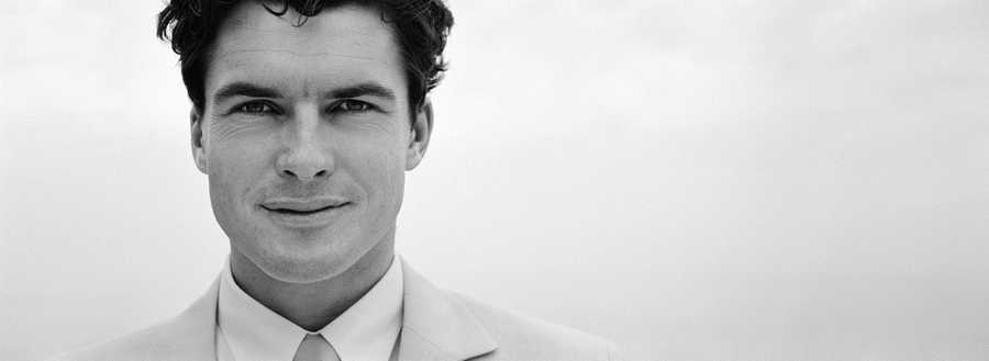 High Class Business - PhotoAlto ></a>
<script language=JavaScript> 
  var txt = 