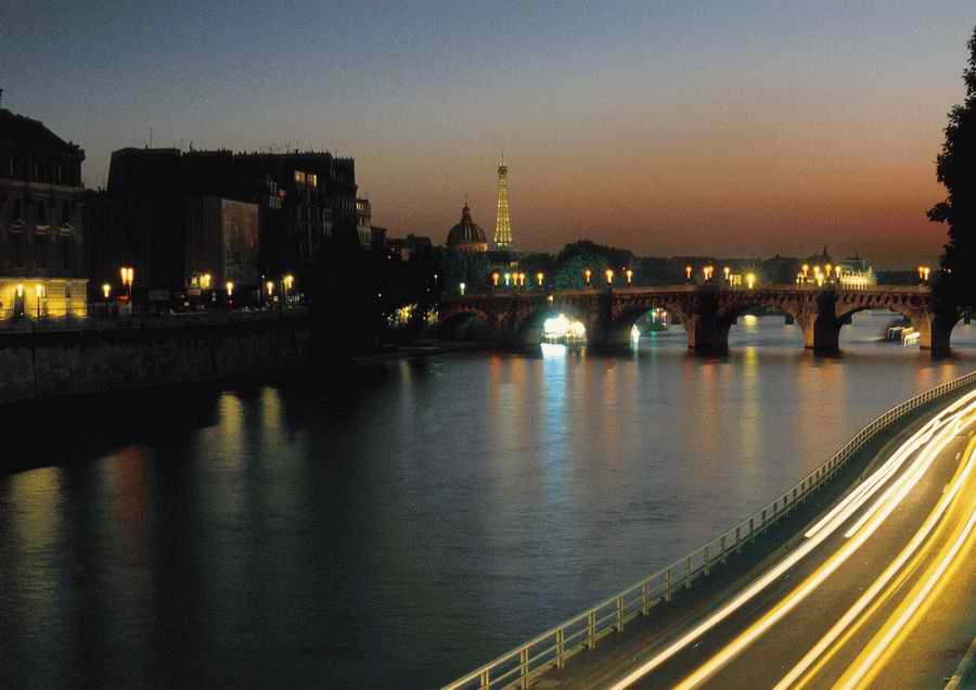 Paris The City - PhotoAlto ></a>
<script language=JavaScript> 
  var txt = 