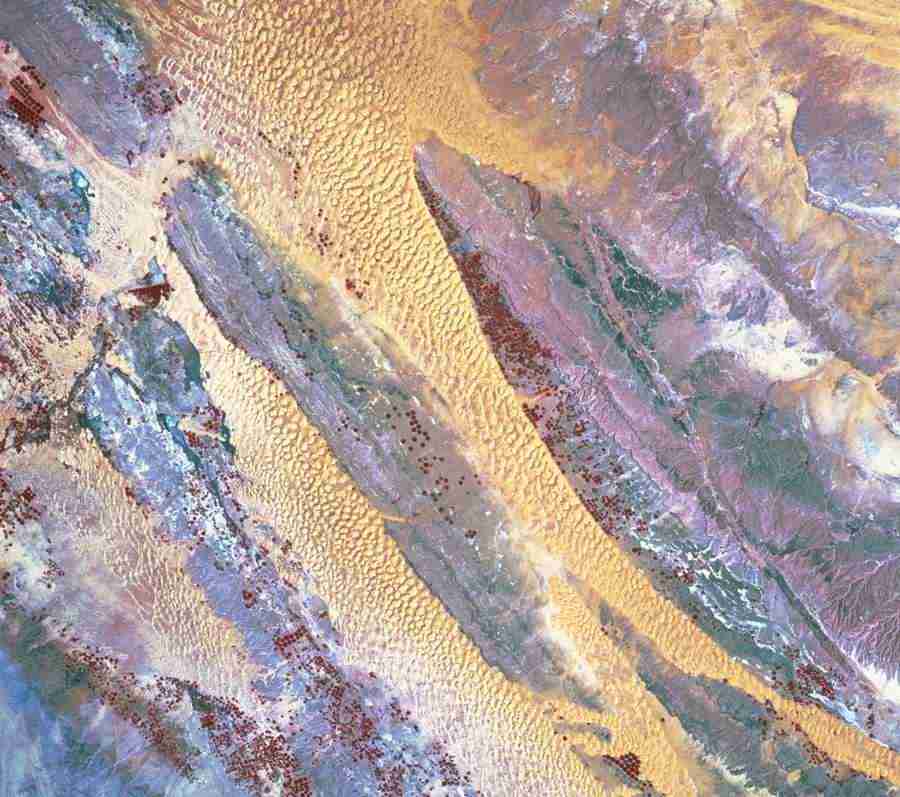 Earth in Focus - Photodisc Background Series ></a>
<script language=JavaScript> 
  var txt = 