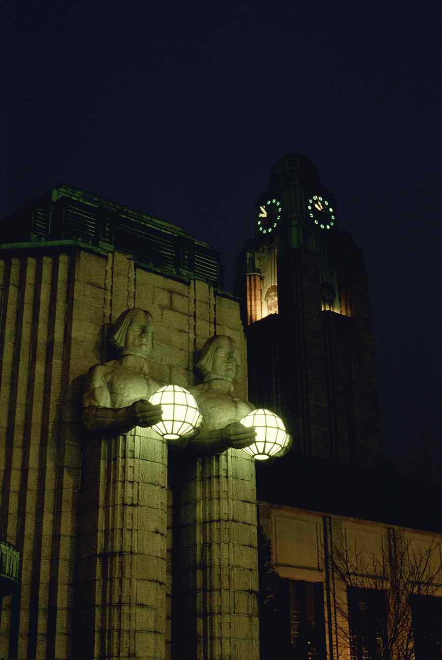 European Landmarks & Travel - Photodisc ></a>
<script language=JavaScript> 
  var txt = 