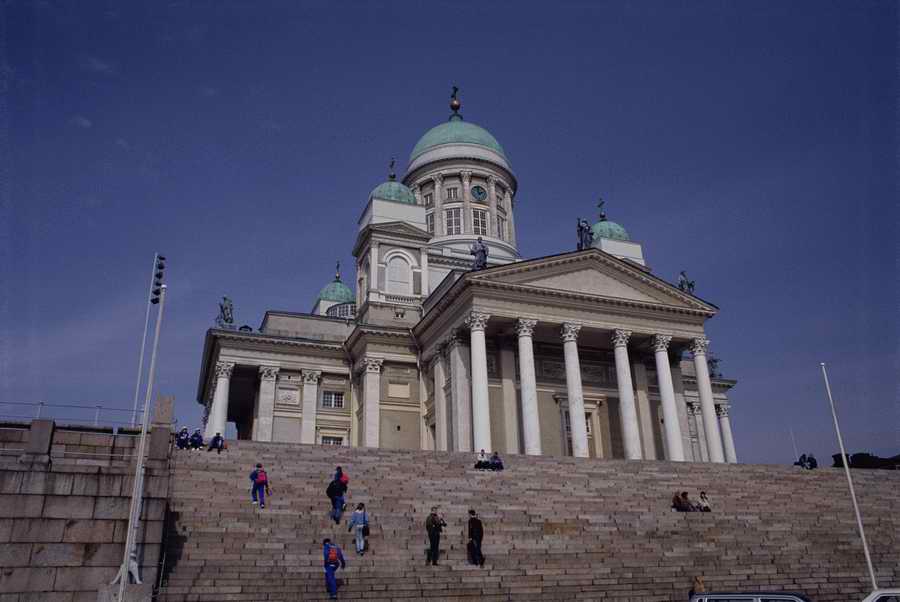 European Landmarks & Travel - Photodisc ></a>
<script language=JavaScript> 
  var txt = 