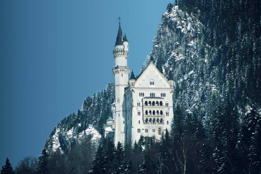 European Landmarks & Travel - Photodisc ></a>
<script language=JavaScript> 
  var txt = 