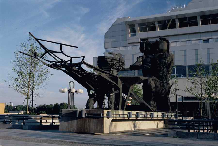 European Landmarks & Travel - Photodisc ></a>
<script language=JavaScript> 
  var txt = 