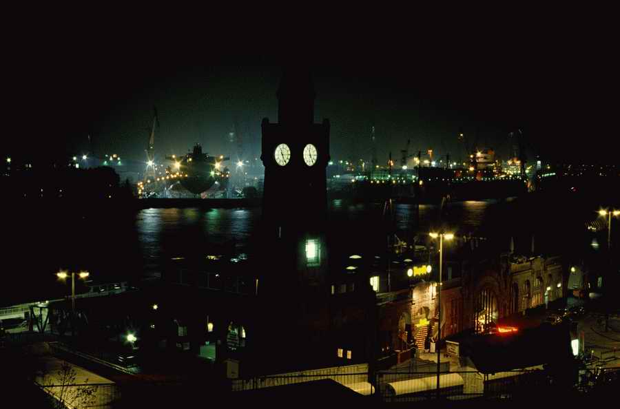 European Landmarks & Travel - Photodisc ></a>
<script language=JavaScript> 
  var txt = 