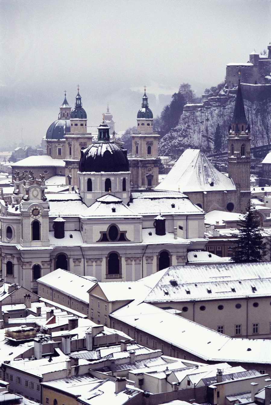 European Landmarks & Travel - Photodisc ></a>
<script language=JavaScript> 
  var txt = 
