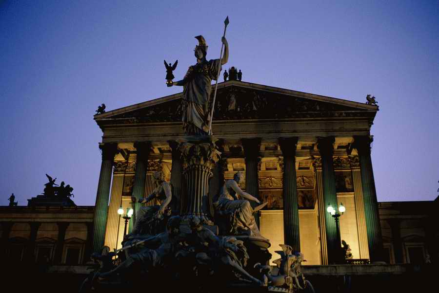 European Landmarks & Travel - Photodisc ></a>
<script language=JavaScript> 
  var txt = 