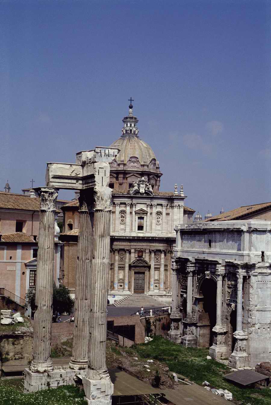 European Landmarks & Travel - Photodisc ></a>
<script language=JavaScript> 
  var txt = 